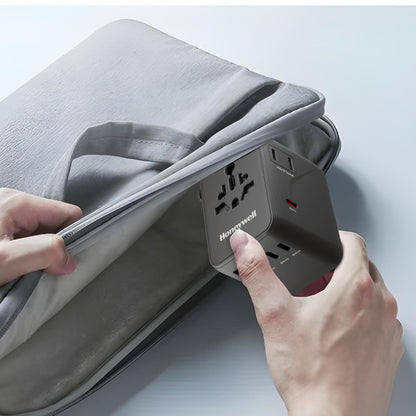 World Travel Adapter - 70W